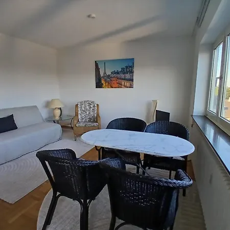 Ueber Den Daechern Von Bonn-beuel Appartement